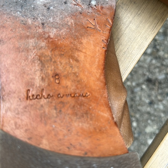 Beek Puffin by Two Birds UNISEX Tan Leather Slip-On Booties Shoes - Picture 8 of 13